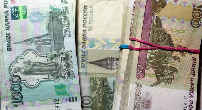 Средняя заработная плата в Удмуртии за семь месяцев составила 25,7 тыс руб.