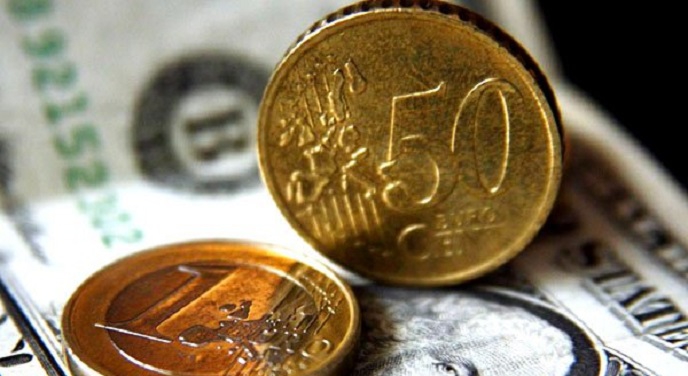 Официальный курс евро снизился до 69,12 рубля