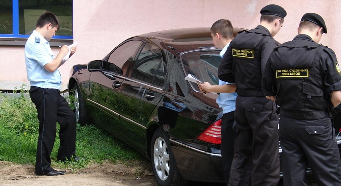 В Удмуртии арестовали 12 авто должников